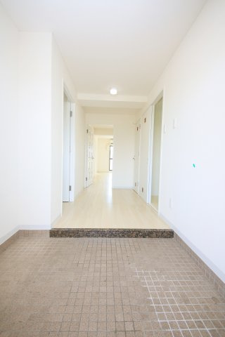 サニーコート清城の玄関