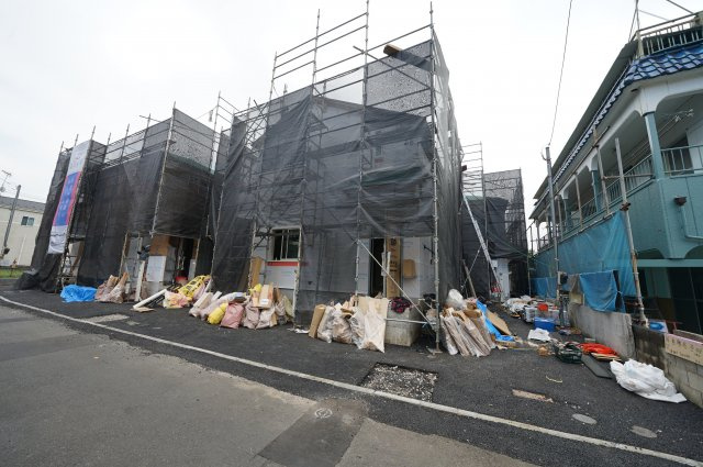 羽沢横浜国大駅徒歩１０分！第一種低層住居専用地域の住宅街に立地。カースペース２台♪保土ヶ谷区東川島町　全３棟新築戸建ての外観|建物は2020年8月完成予定です。完成が楽しみですね。