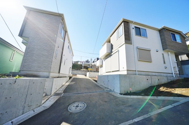新規開発分譲地の整った街並！近隣には公園、教育・医療施設等が充実♪保土ヶ谷区桜ヶ丘1丁目　全６棟新築戸建ての外観|近隣に公園や医療施設等充実した住環境良好なエリア。