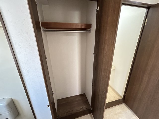 寺由ビルの収納