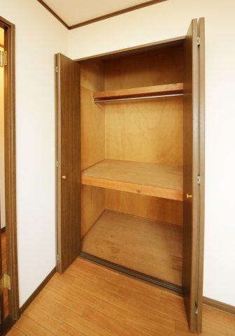 寺由ビルの収納