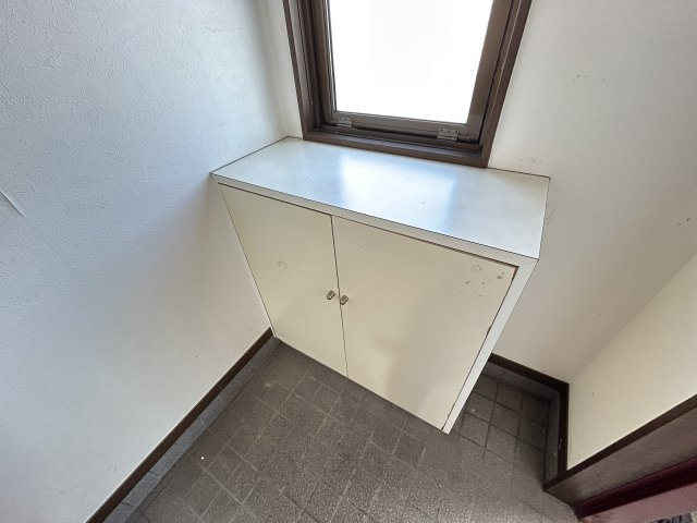 寺由ビルの収納