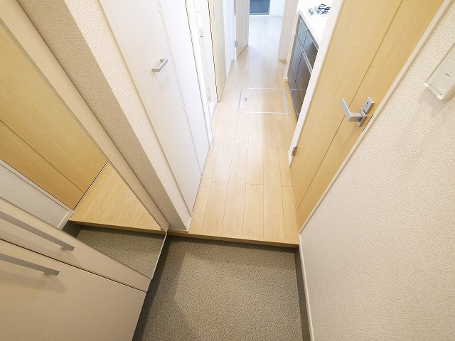 アルドゥル三条奈良Ⅱの玄関|ゆったりとした玄関です