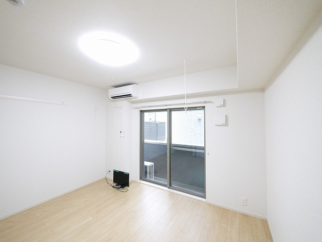 アルドゥル三条奈良Ⅱの洋室|広々とした洋室です