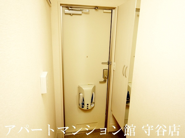 Cozy courtの玄関