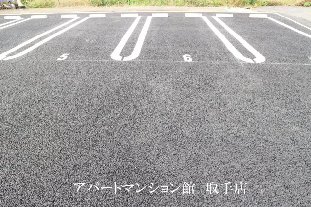 ヴィラオーシカの駐車場