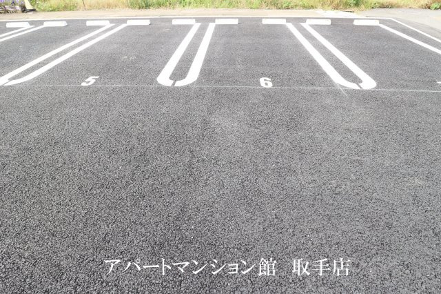 ヴィラオーシカの駐車場