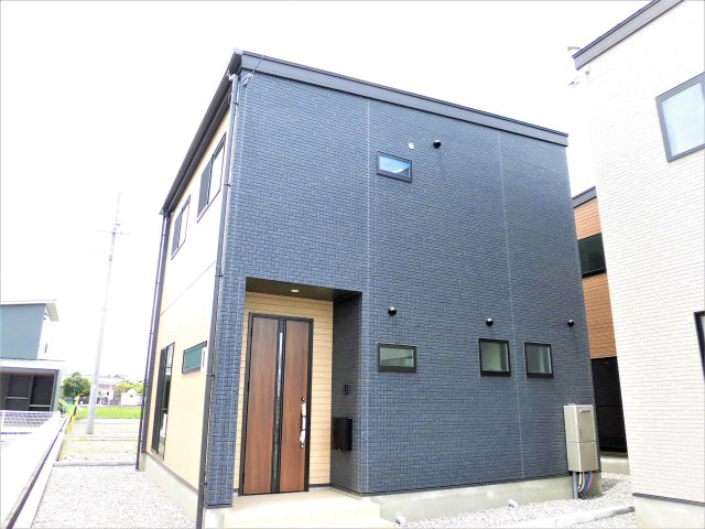 Bird garden Ogaki West  のエントランス