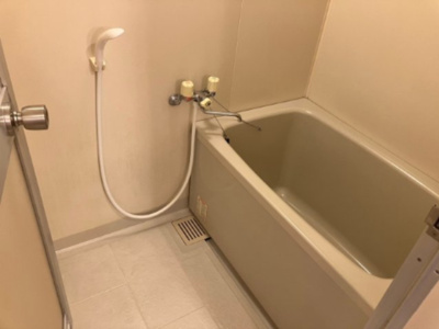 【浴室】 | カサセラミカ | 水回りの設備で、通常の使用で故障があれば、修理対応させて頂いています。