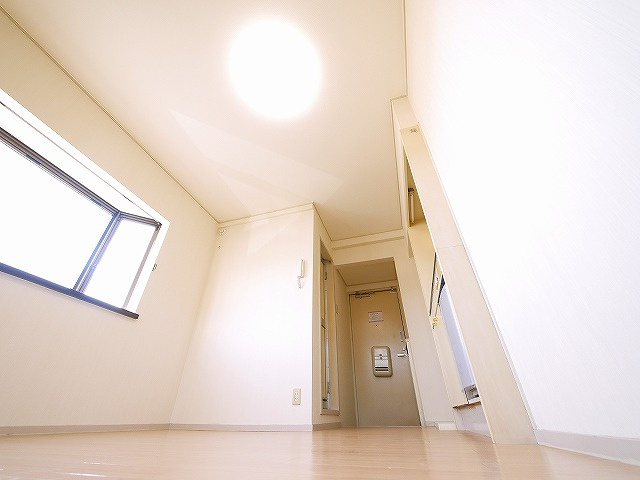 Kハイツの内装|明るい室内です