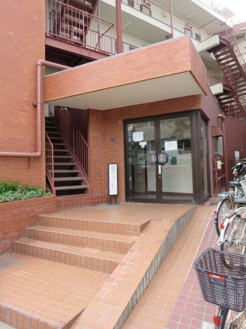 ライオンズマンション赤羽のエントランス