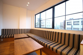 【居間・リビング】 | THE NEXT DOOR