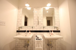 【洗面所】 | THE NEXT DOOR