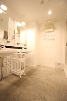 【洗面所】 | THE NEXT DOOR