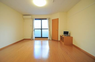【内装】 | 鎌倉台Ⅱ | １階はフローリング、２階はカーペットになります。