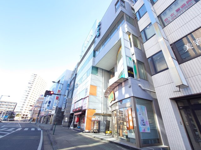 山中屋本店ビルの外観