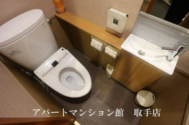 山中屋本店ビルのトイレ