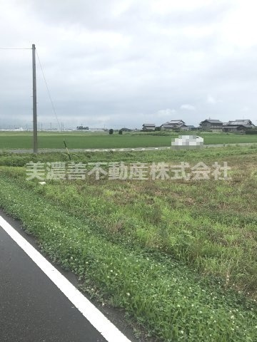 ５５２６２　海津市平田町西島土地の外観