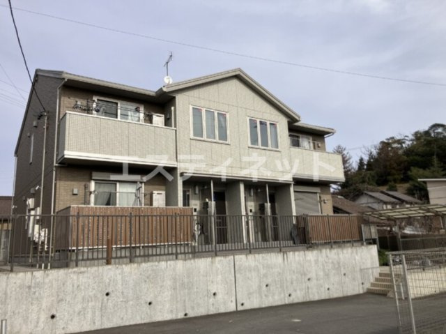 クレストヒルズD棟の外観
