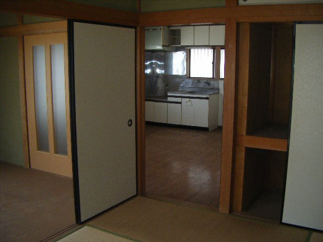 上山スカイハイツの居間・リビング|住環境良好です