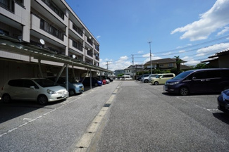【駐車場】