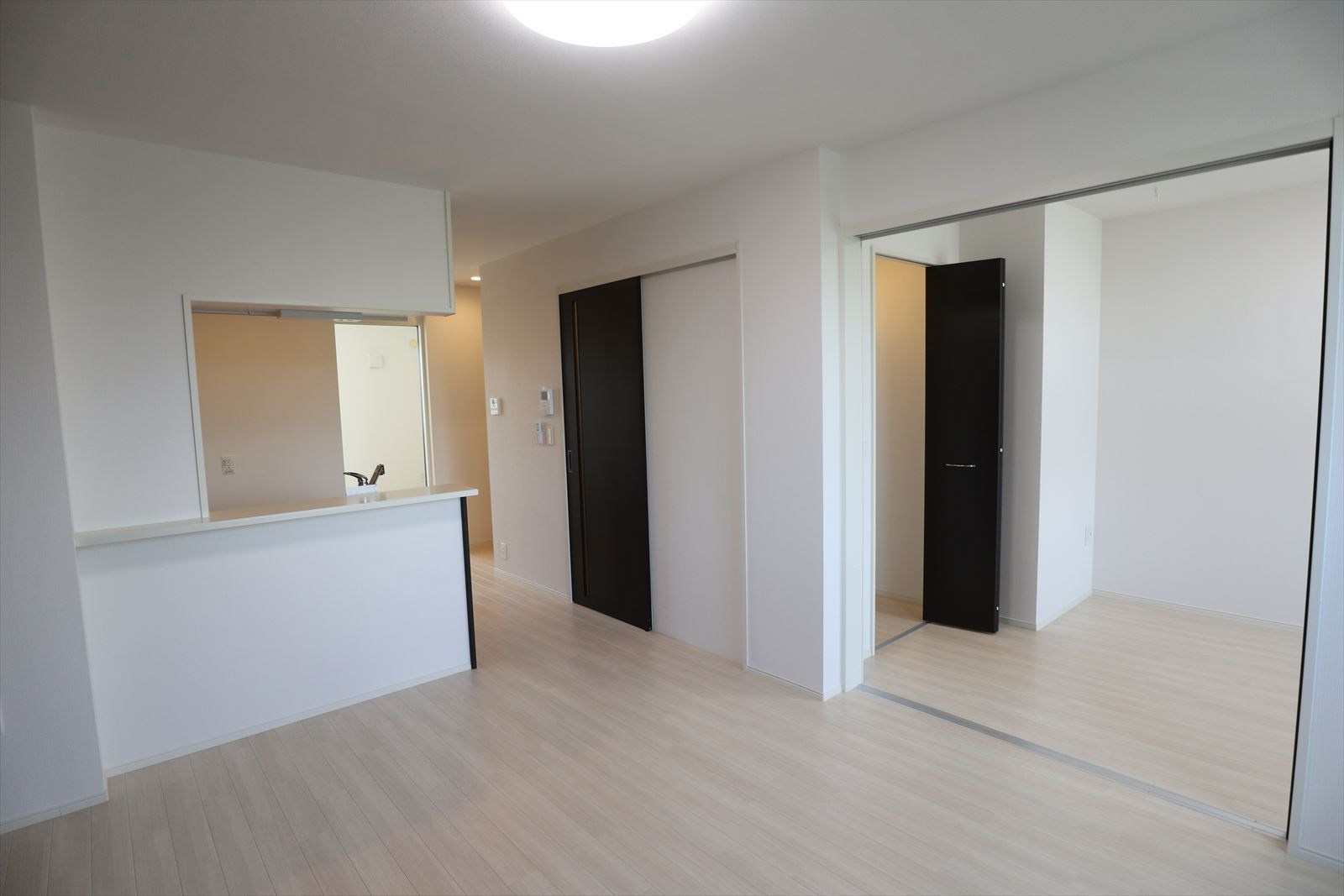 ムーンリバーAの居間・リビング