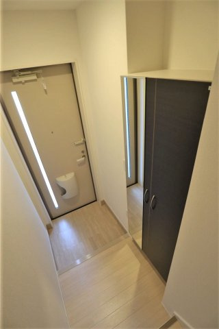 ムーンリバーAの玄関