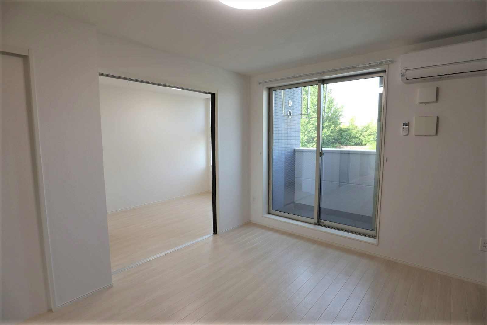 ムーンリバーAの洋室