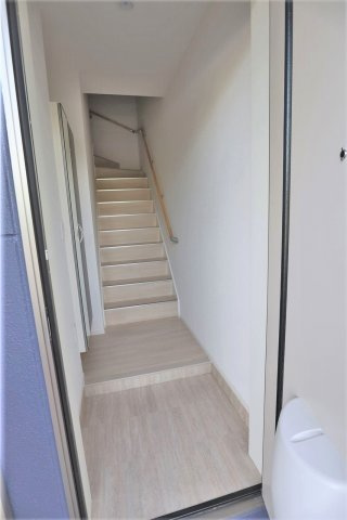 ムーンリバーAの玄関