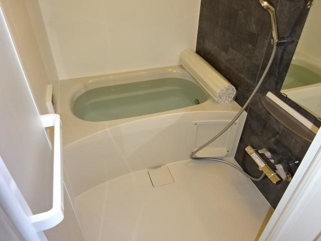 ムーンリバーAの浴室
