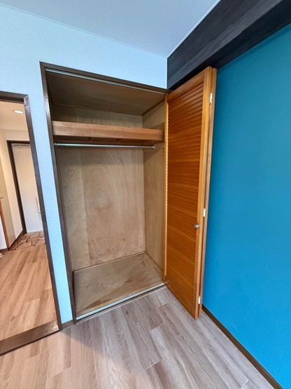 【収納】 | シャインヒルズ向ヶ丘 | 洋室6帖のお部屋にあるクローゼットです！大切なお洋服もしわにならないようにハンガーがけができます☆