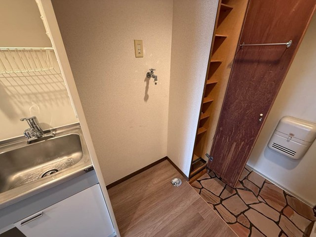 【設備】 | シャインヒルズ向ヶ丘 | キッチン横にある室内洗濯機置き場です♪室内に置けるので洗濯機が傷みにくい☆