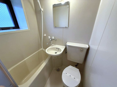 【浴室】 | シャインヒルズ向ヶ丘 | ユニットバスでお掃除らくらく☆浴室内に洗面台・トイレ付きです♪小窓があるので湿気がこもりにくくて良いですね☆