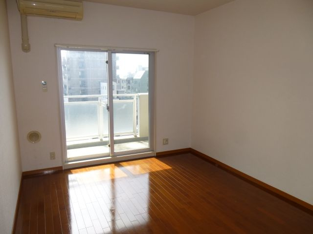 クレアトゥール松乃の居間・リビング