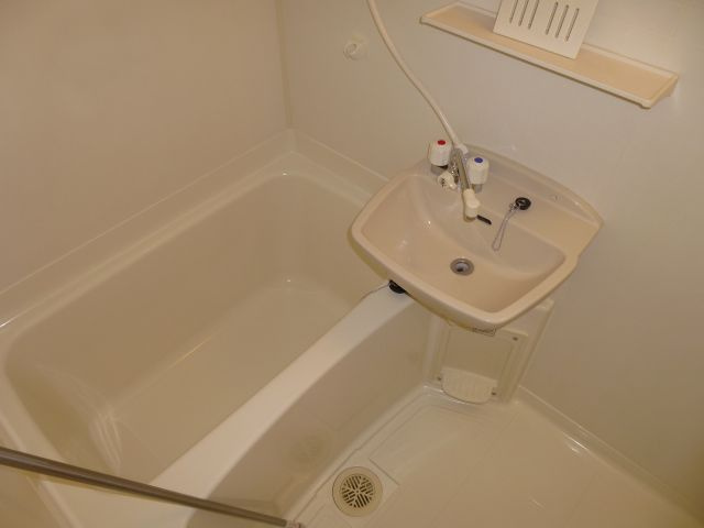 クレアトゥール松乃の浴室