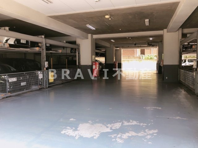 フォレステージュ谷町　BRAVI不動産の駐車場|【フォレステージュ谷町】駐車場があります