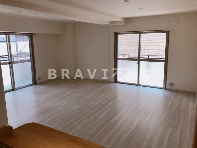 フォレステージュ谷町　BRAVI不動産の居間・リビング|【フォレステージュ谷町】使いやすい居間です