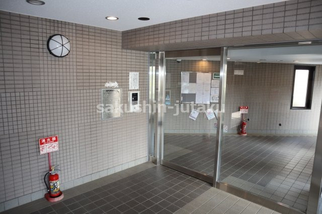 藤和ライブタウン新検見川　１階部分のエントランス|オートロック