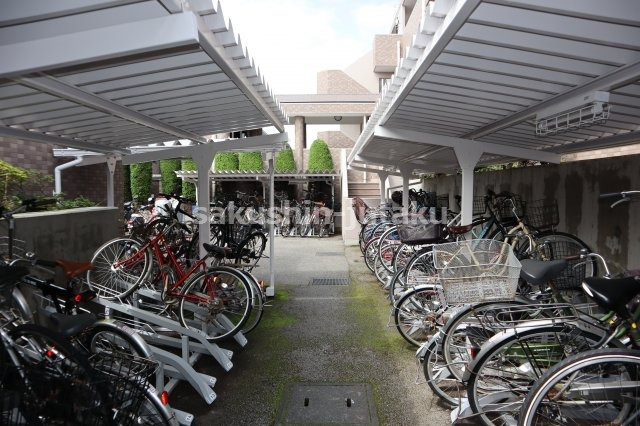 藤和ライブタウン新検見川　１階部分のその他共用部分|駐輪場　使用料は月額３００円　区画数１００