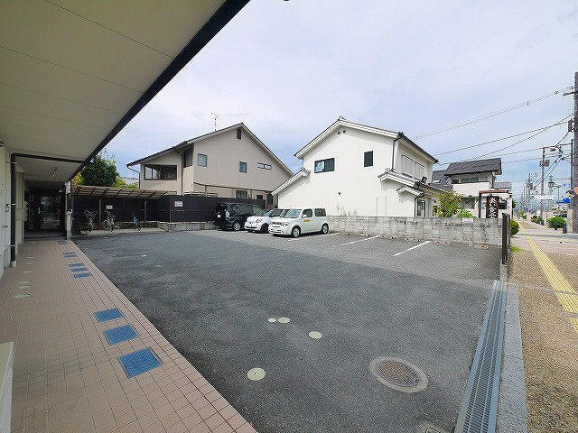 ベルコリーヌ紺屋の駐車場