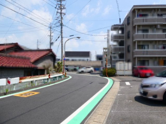 プラウドハウスの周辺|接面道路　東方