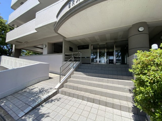 【エントランス】 | オートロックあり。