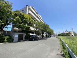 【外観】 | 静かな環境にあるマンション、オートロックつき
【駐車場空き有り、月2,000円】【志免西小 徒歩20分】