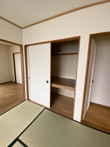 パークビレッジBの収納|和室押入れ