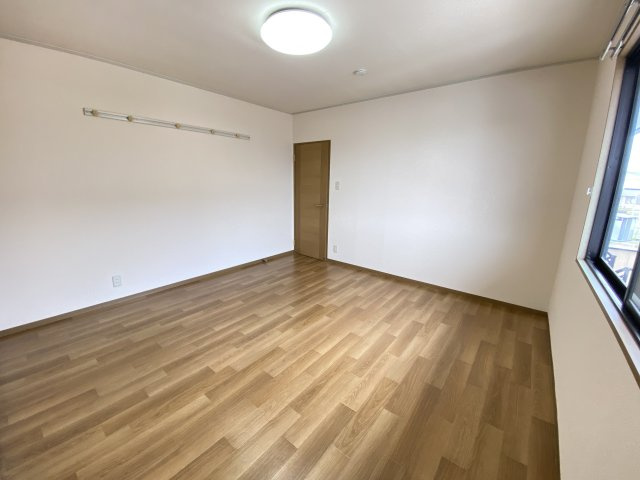 パークビレッジBの寝室|北洋室８帖