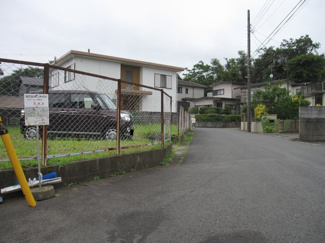 【前面道路含む現地写真】