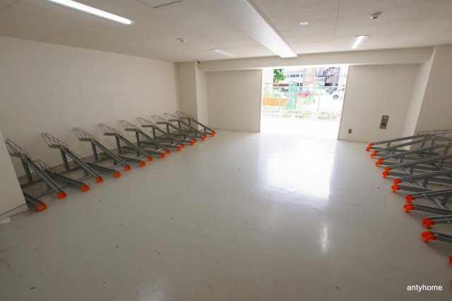 GAUDI 仲介手数料無料の駐車場
