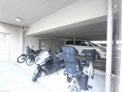 【その他共用部分】 | サーパス日吉本町 | 敷地内バイク置場