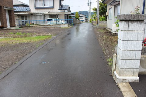 二戸市福岡字八幡平の前面道路含む現地写真