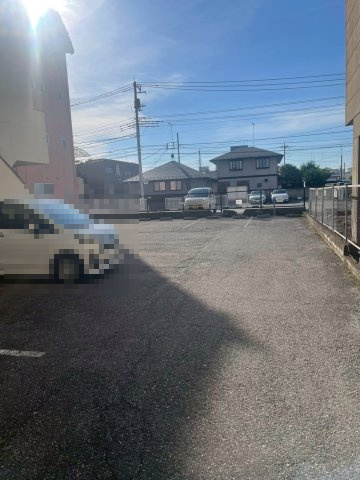 清繁ビルの駐車場
